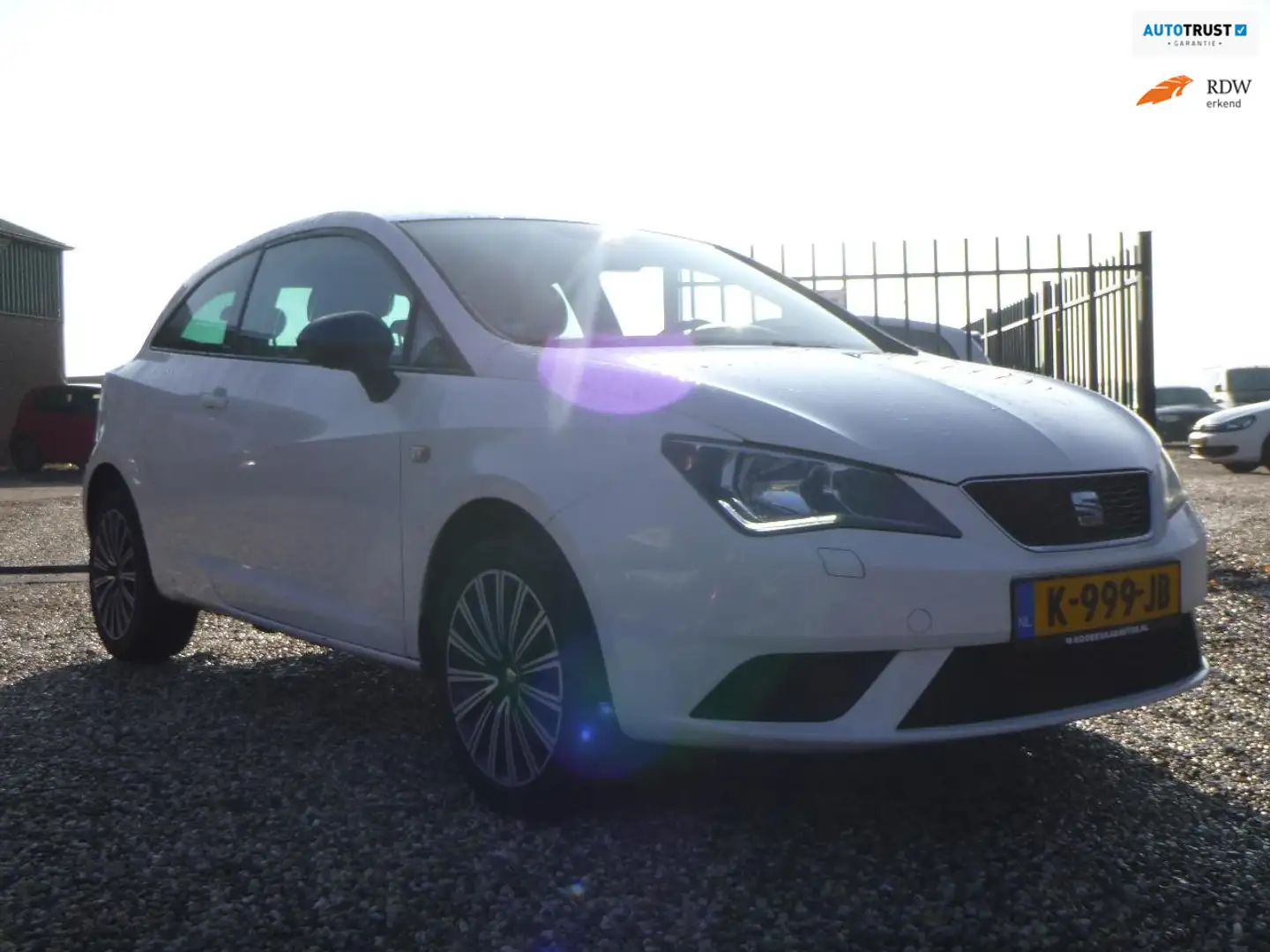 SEAT Ibiza 1.0 MPI connect HALF LEDER FULL LINK Blanc - 1