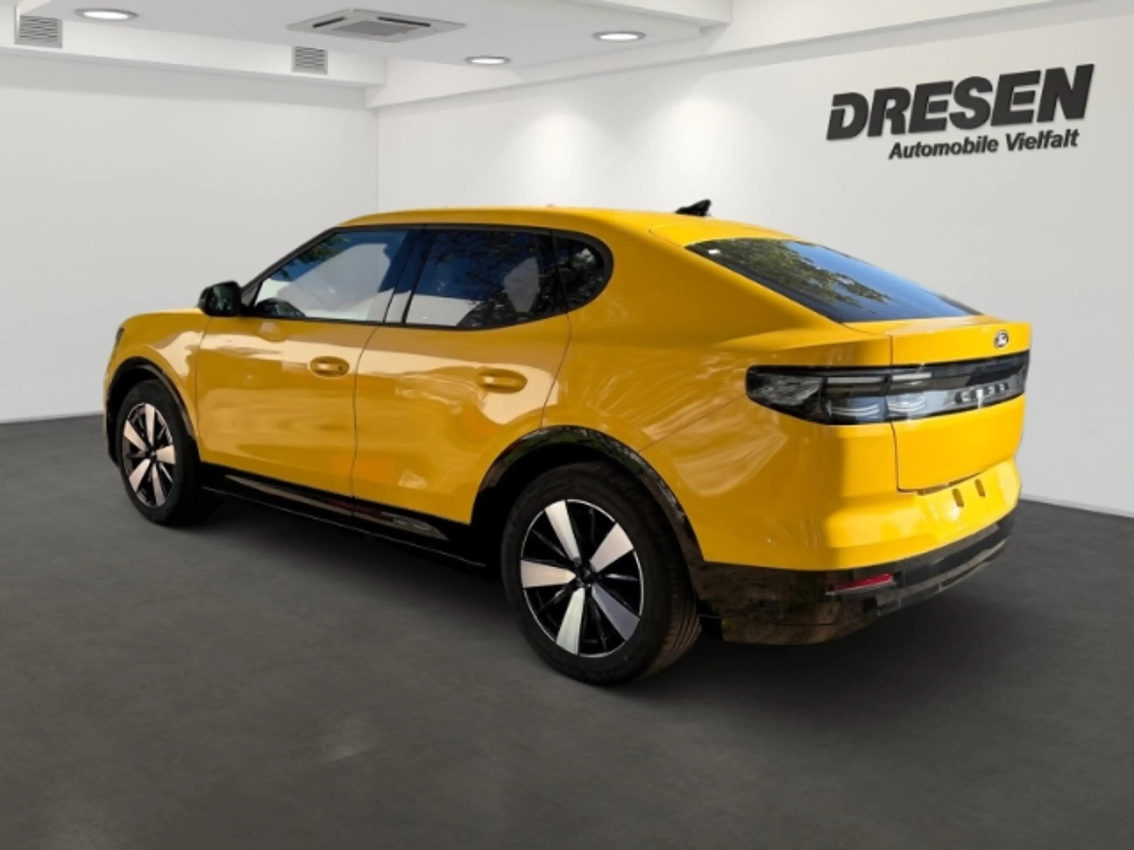 Ford Capri Select Extended Range+B&O+Kamera+Navi+Abstandswarn — photo 4