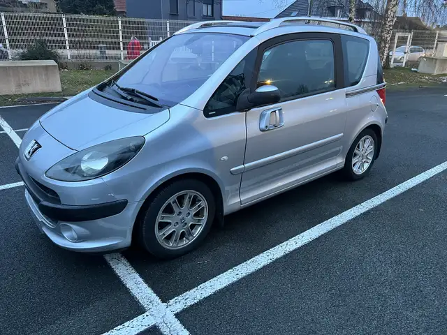 Peugeot 1007 1.4 Essence 75ch - Prix Marchand