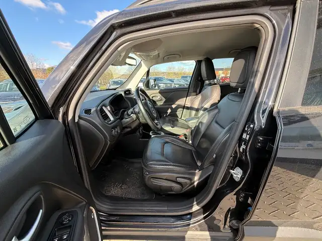 Jeep Renegade view 6