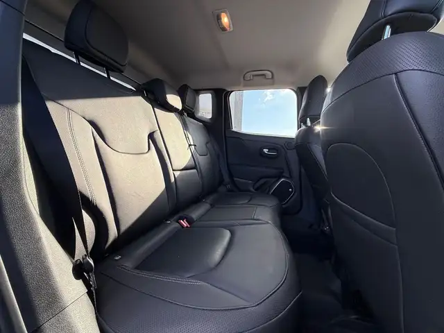 Jeep Renegade view 21