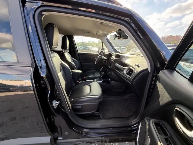 Jeep Renegade view 17