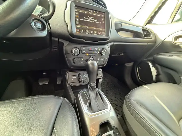 Jeep Renegade view 15