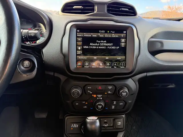 Jeep Renegade view 13