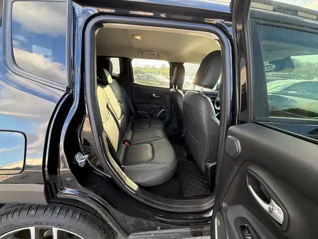 Jeep Renegade view 20