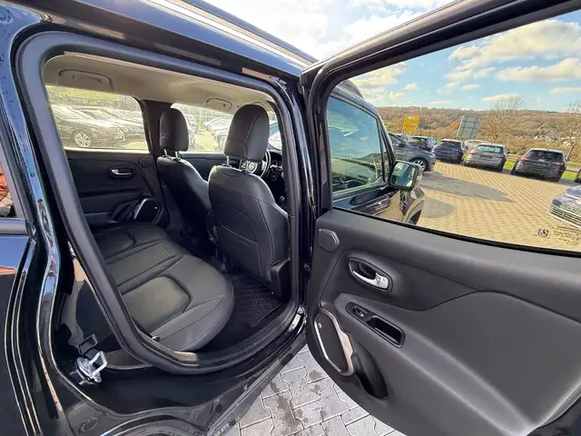 Jeep Renegade view 19