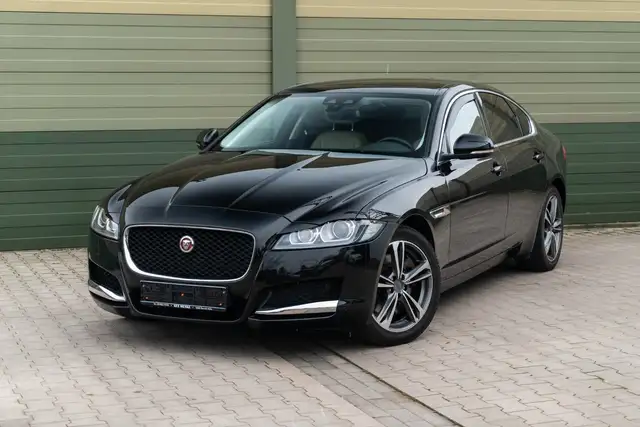 Jaguar XF Prestige 30d 300PS Navi/Xenon/GRA/Leder/Pano