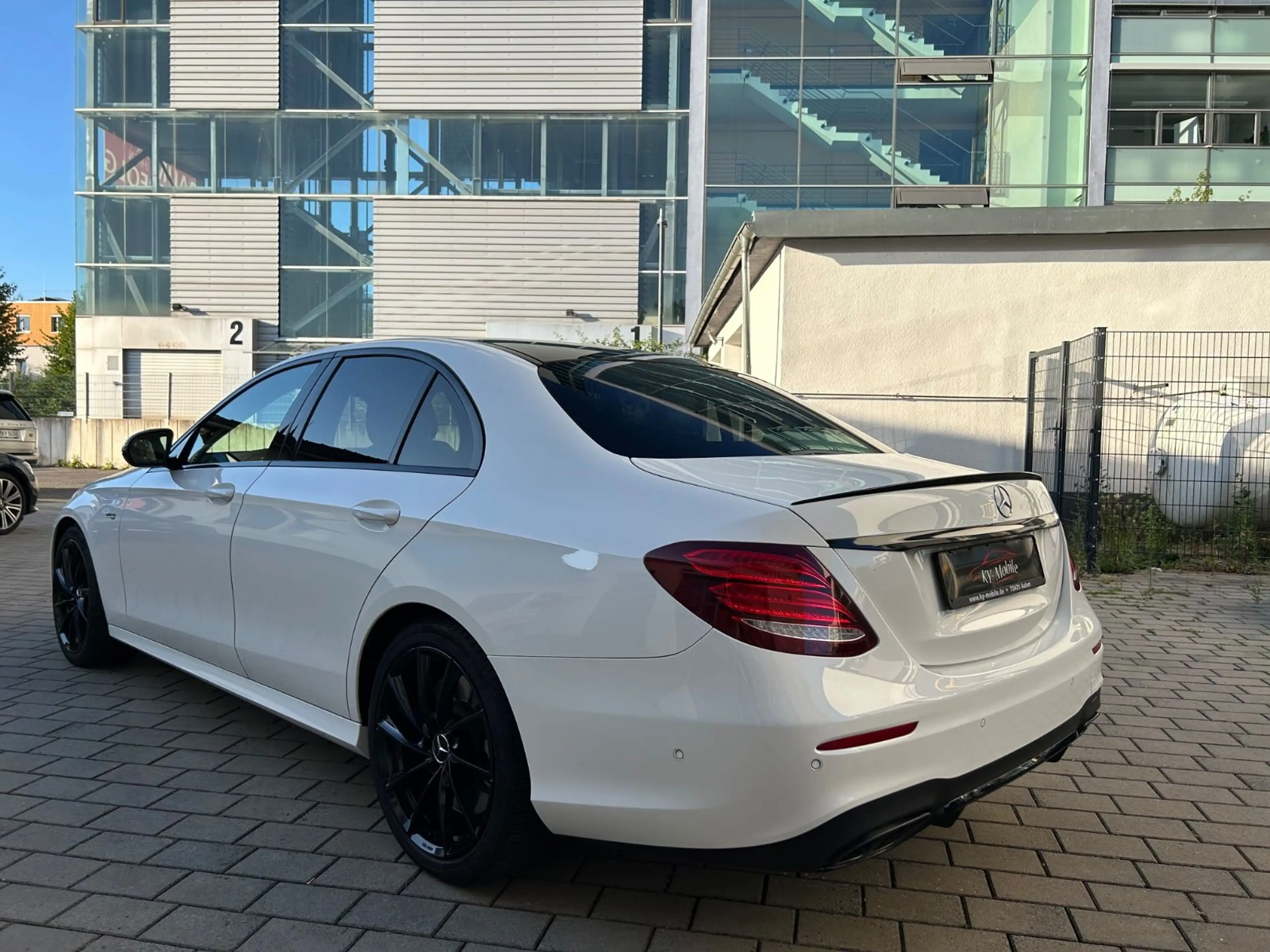Mercedes-Benz E 43 AMG 4Matic/Distr/360 Kam/Night Paket — photo 6