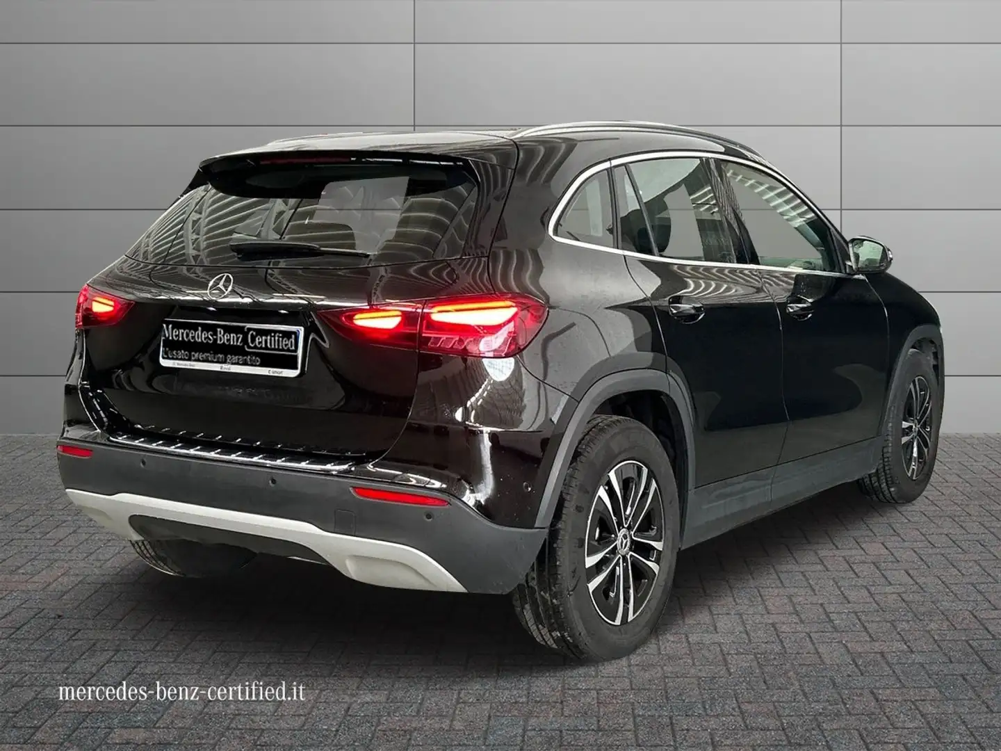 Mercedes-Benz GLA 180 d Advanced auto Nero - 2