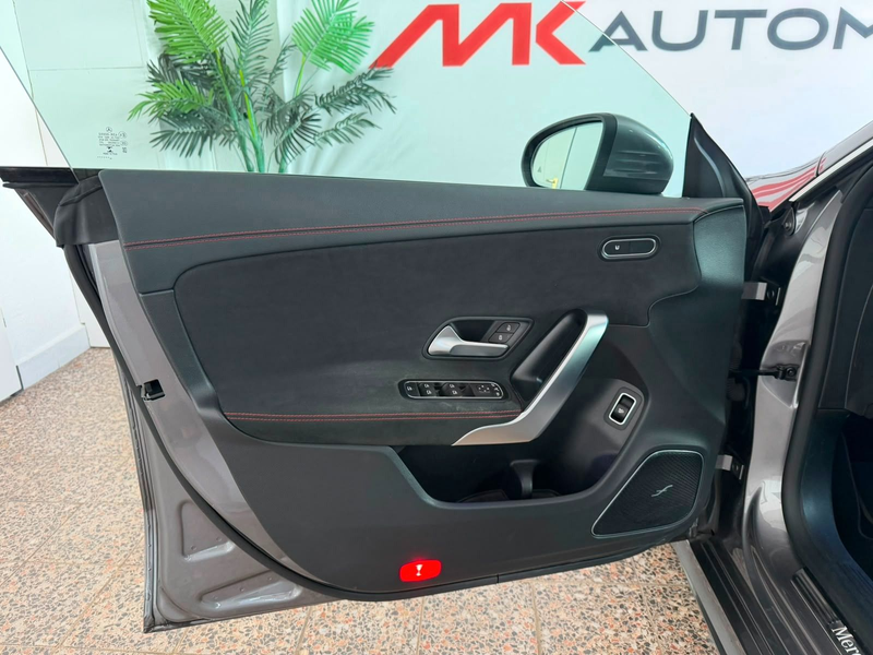 Mercedes-Benz CLA 220 4Matic AMG MBUX 360° HUD Ambiente LED — photo 11