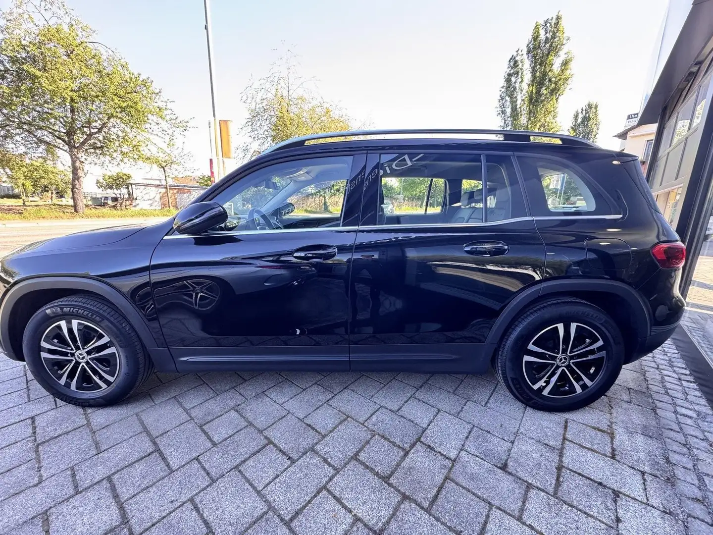Mercedes-Benz GLB 200 d*AHK*LED*Kamera*elektr. Heckklappe* Schwarz - 2