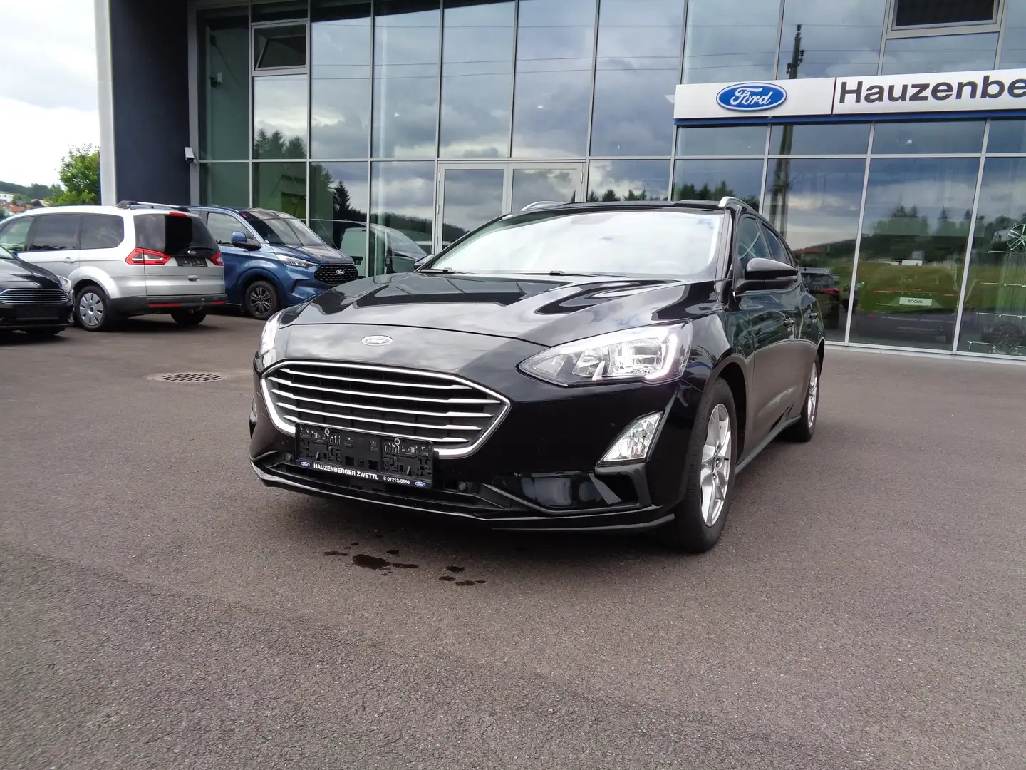 Ford Focus Traveller 1,5 EcoBlue 95PS, NAVI, Keyfree, So+Wi Zwart - 1