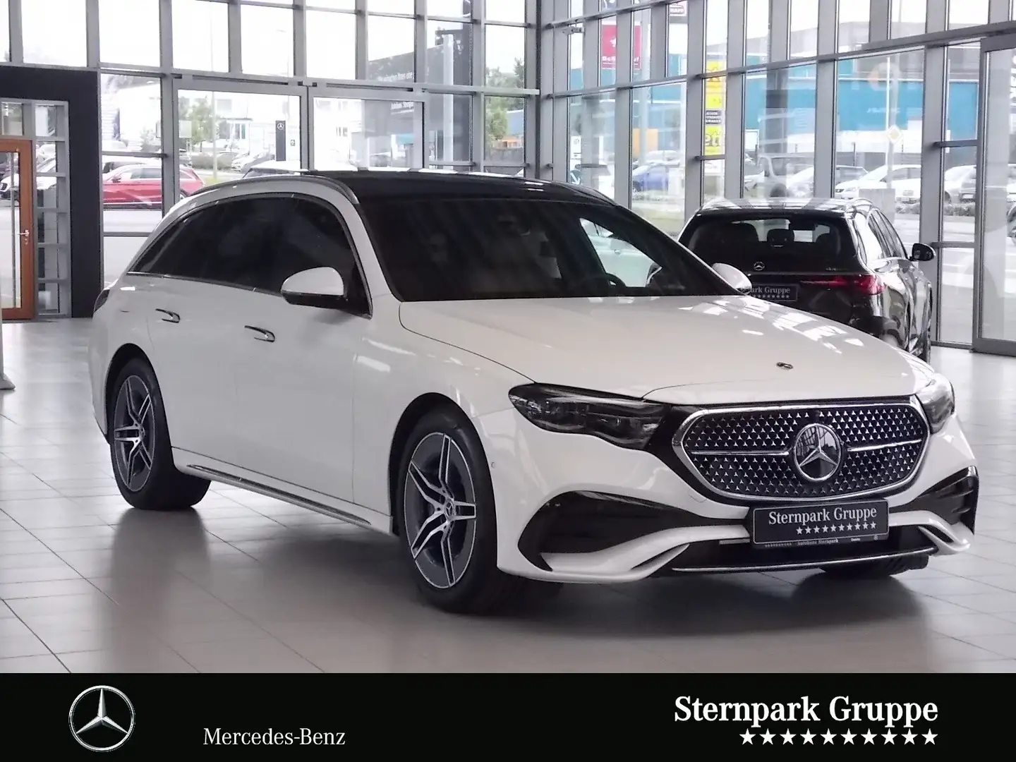 Mercedes-Benz E 300 E300e T AMG-Premium Airm.Distr.AHK,HUD,Pano,360 Wit - 2