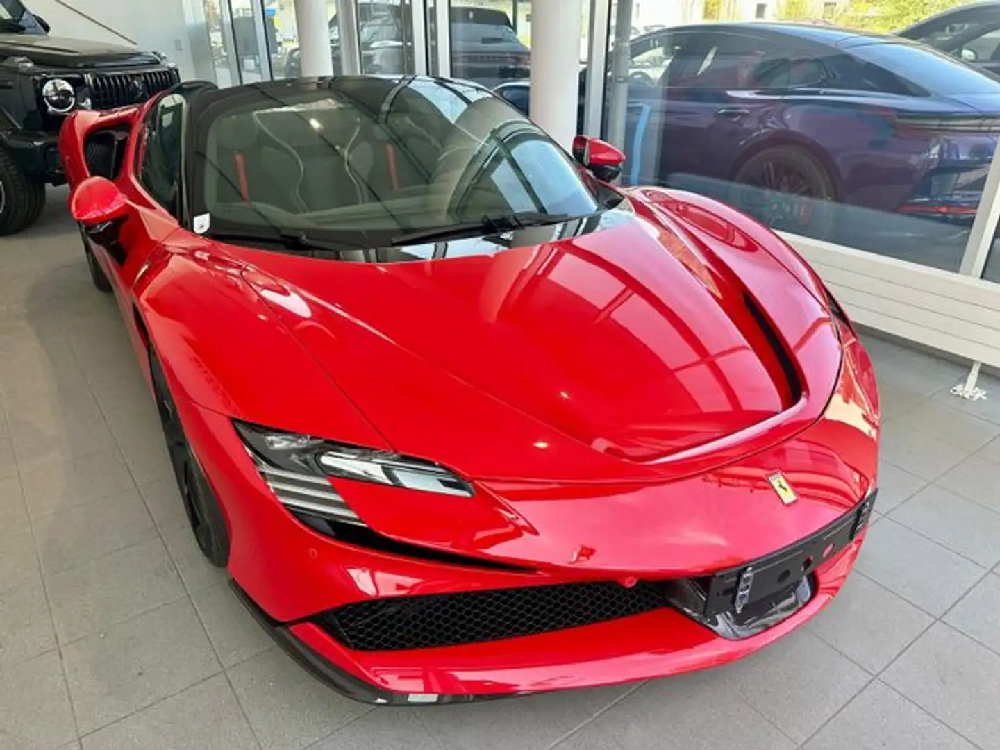 Ferrari SF90 Spider Roşu - 1