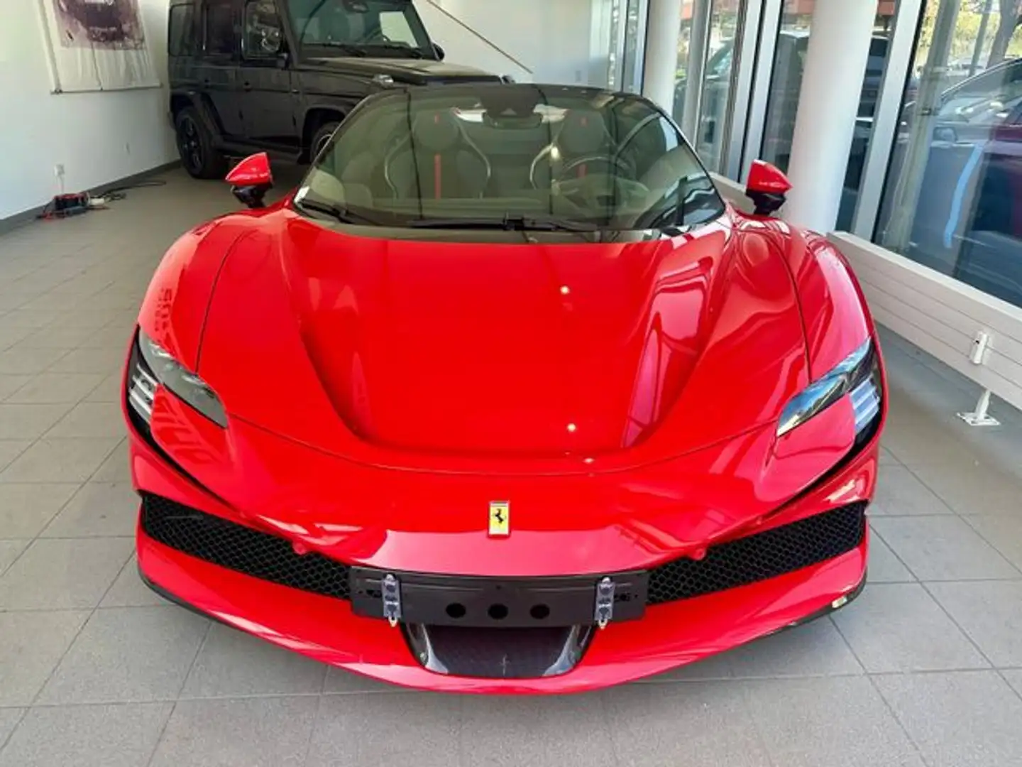 Ferrari SF90 Spider Roşu - 2