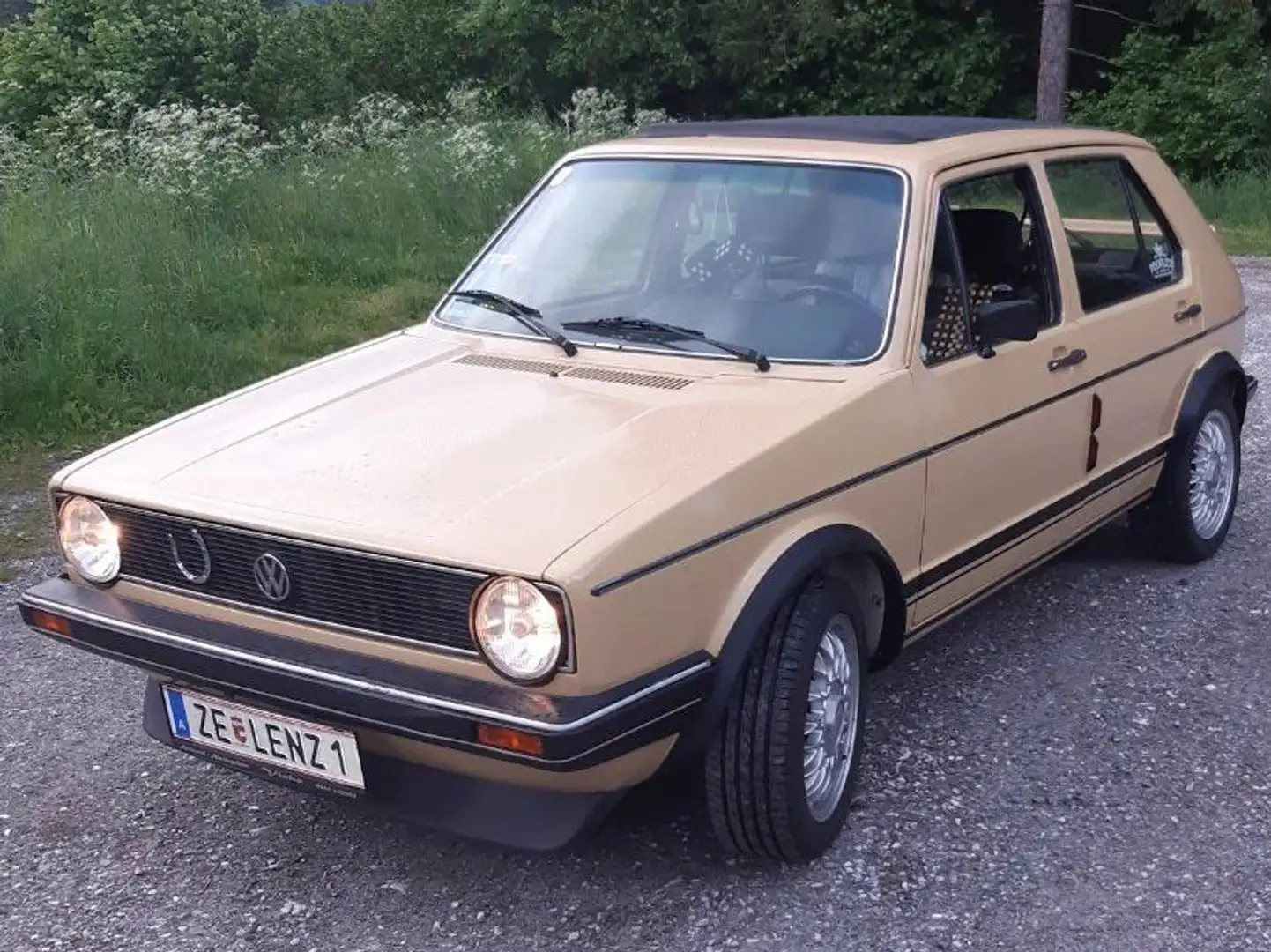 Volkswagen Golf CL Bej - 1