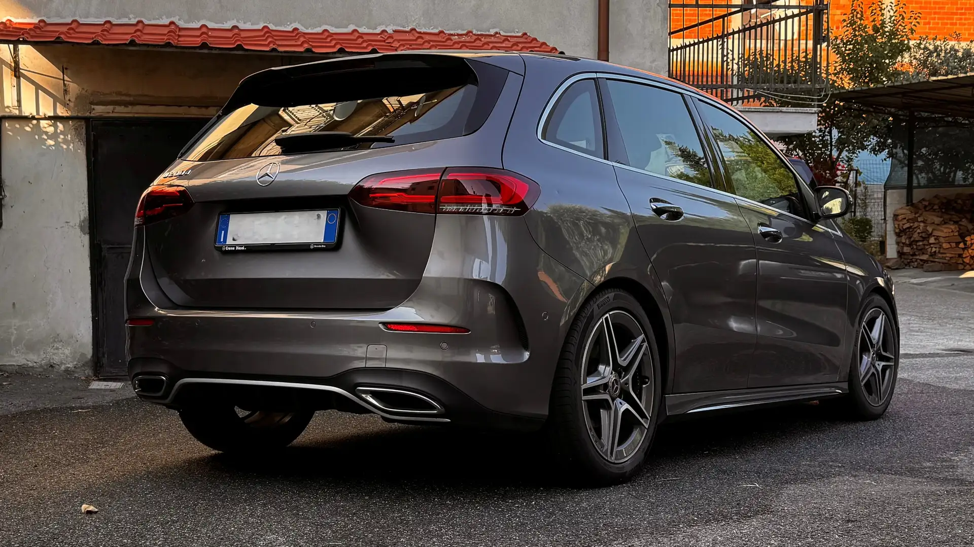 Mercedes-Benz B 200 B 200 d Premium auto Grigio - 2