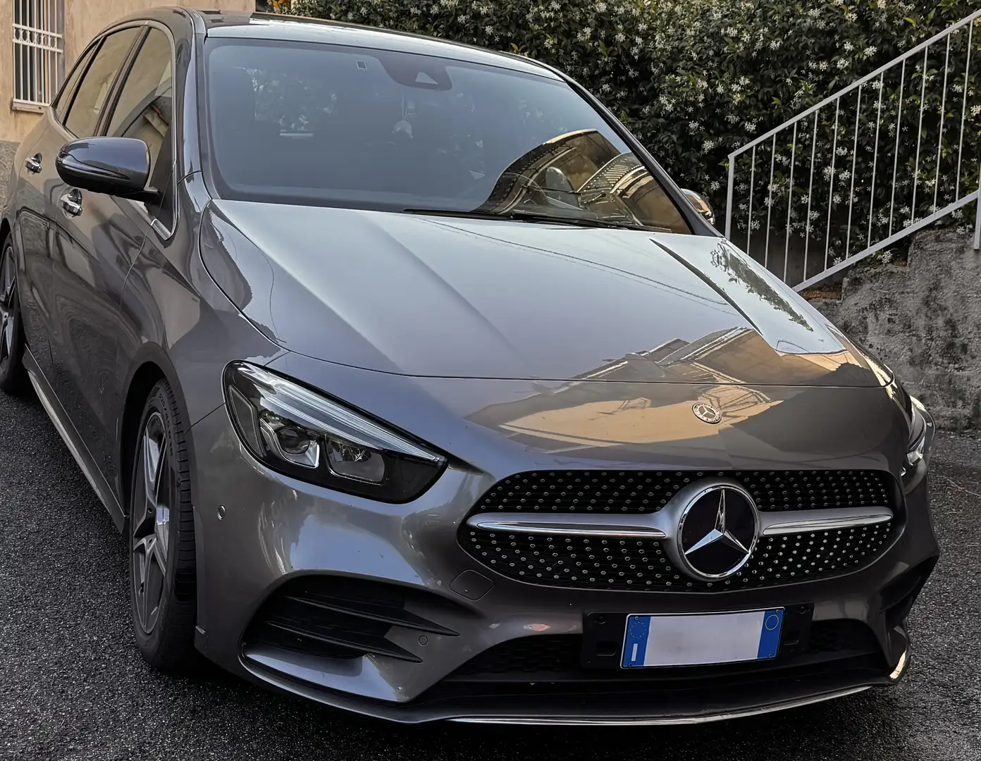 Mercedes-Benz B 200 B 200 d Premium auto Grigio - 1
