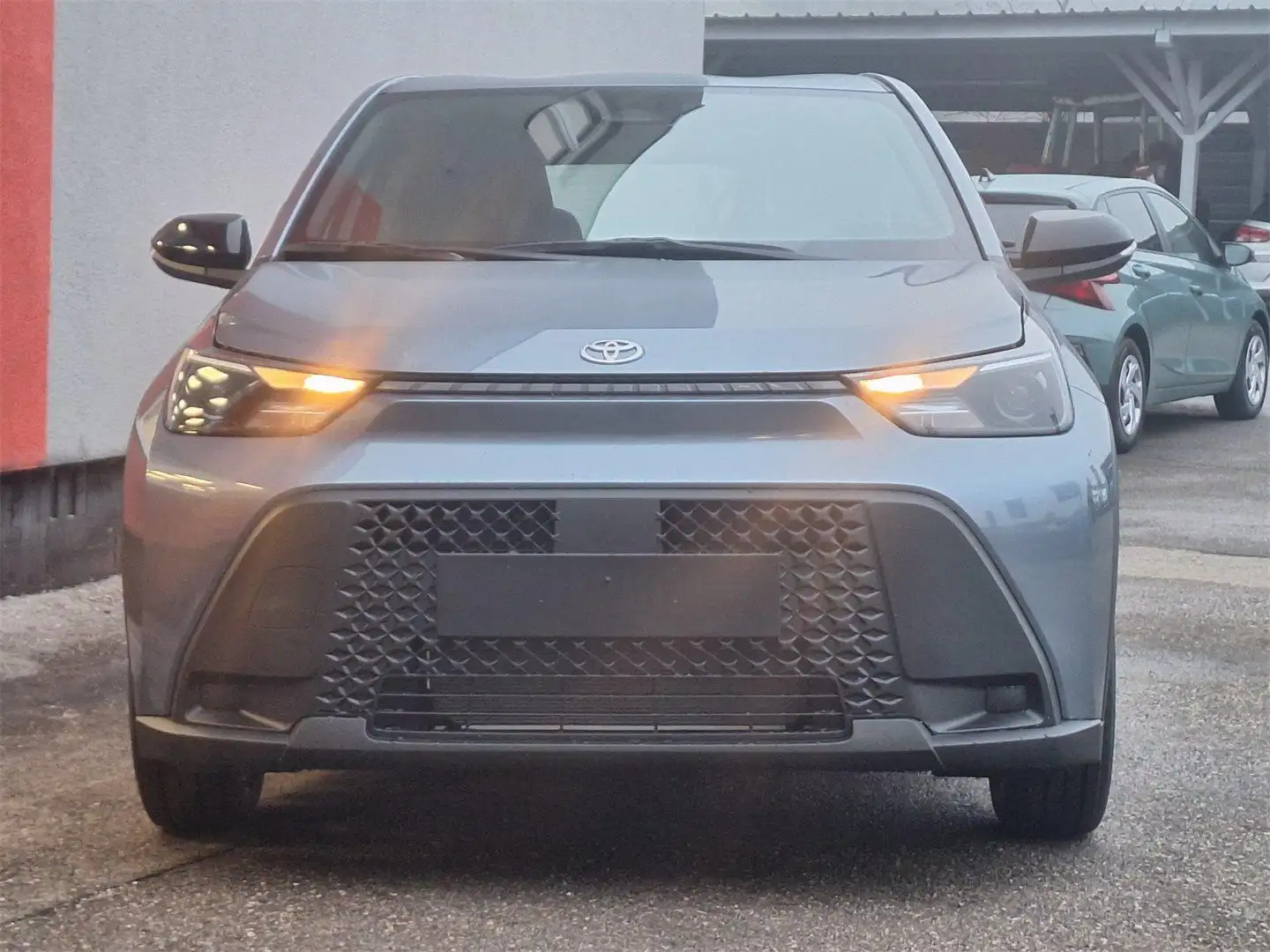 Toyota Aygo X AYGO X 1,5 l Active CVT Grau - 2