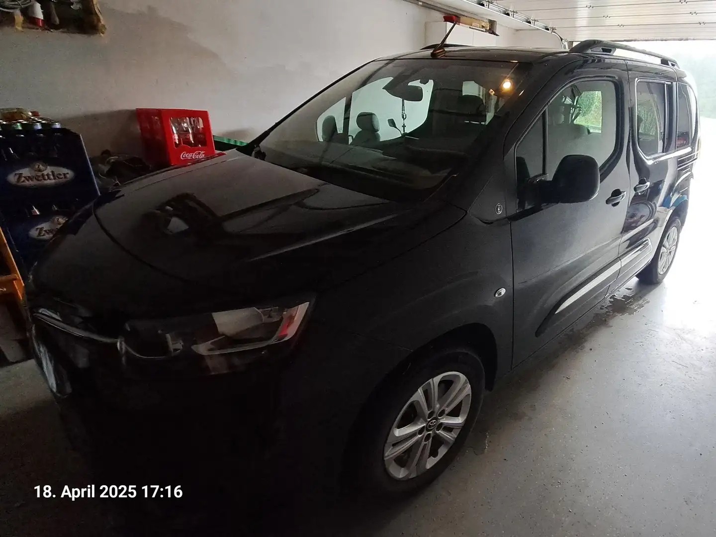 Toyota Proace City Proace City Verso L1 1,2 130 Family+ Aut.Family+ Schwarz - 1