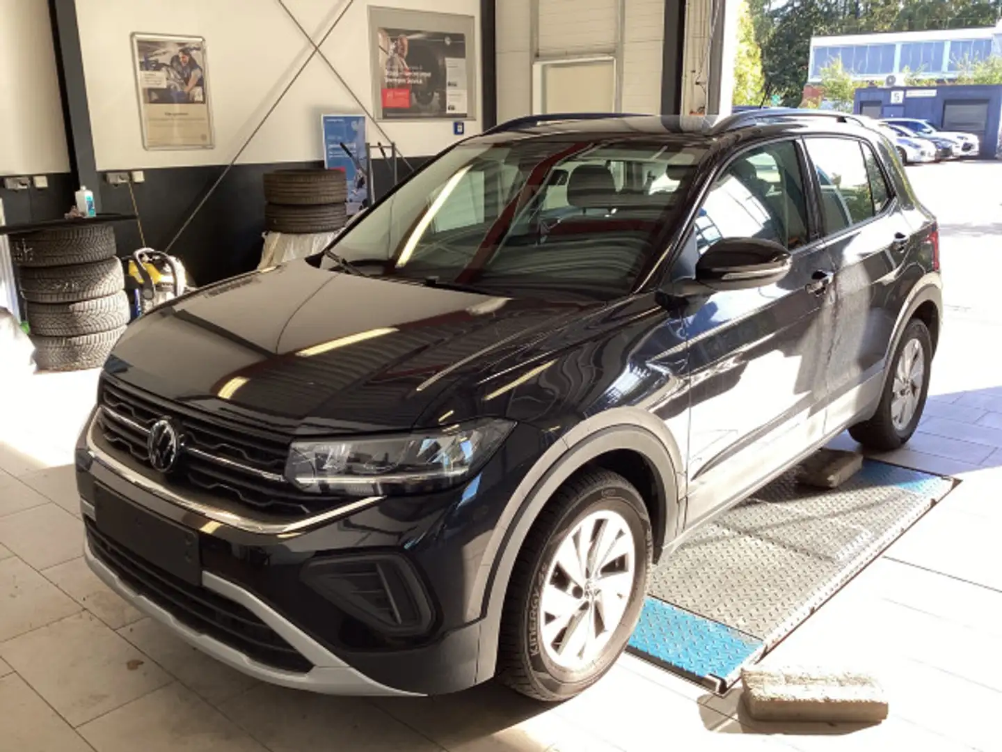 Volkswagen T-Cross 1.0 TSI Life DSG Navi ACC CarPlay LED Schwarz - 2