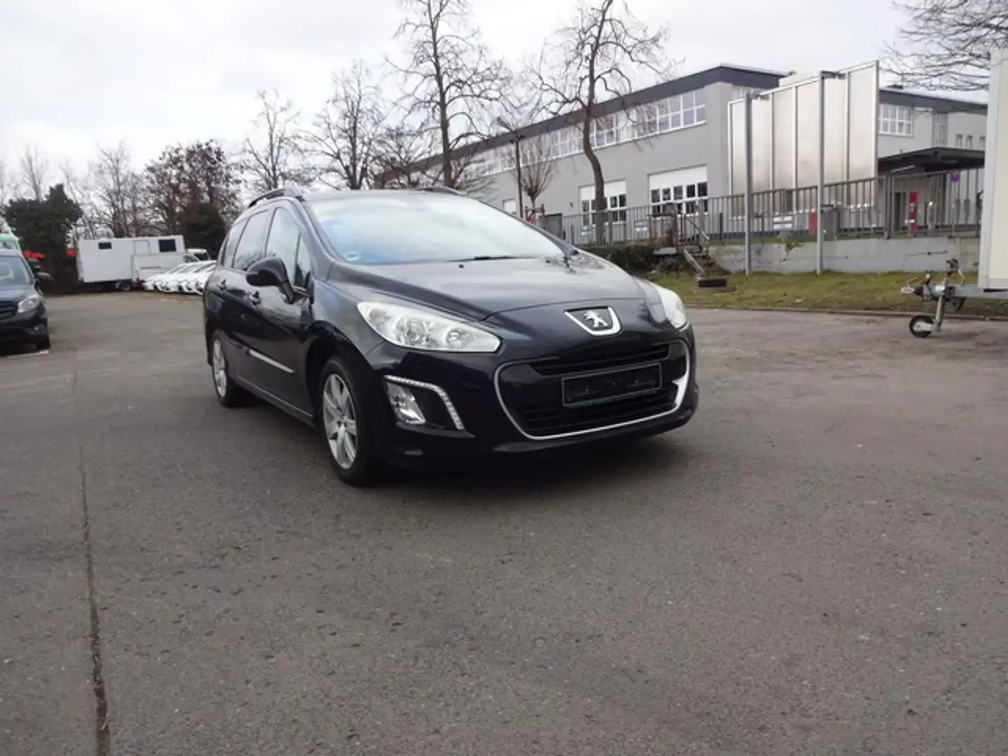 Peugeot 308 SW Active Schwarz - 2