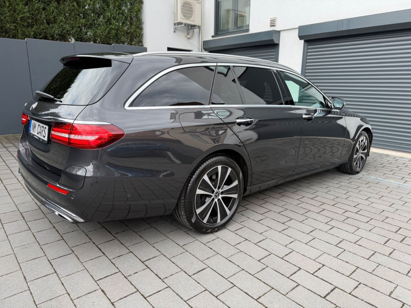 Mercedes-Benz E 300 de/EXCLUSIVE/BURMESTER/DISTRONIC/AHK/KAMER — photo 4