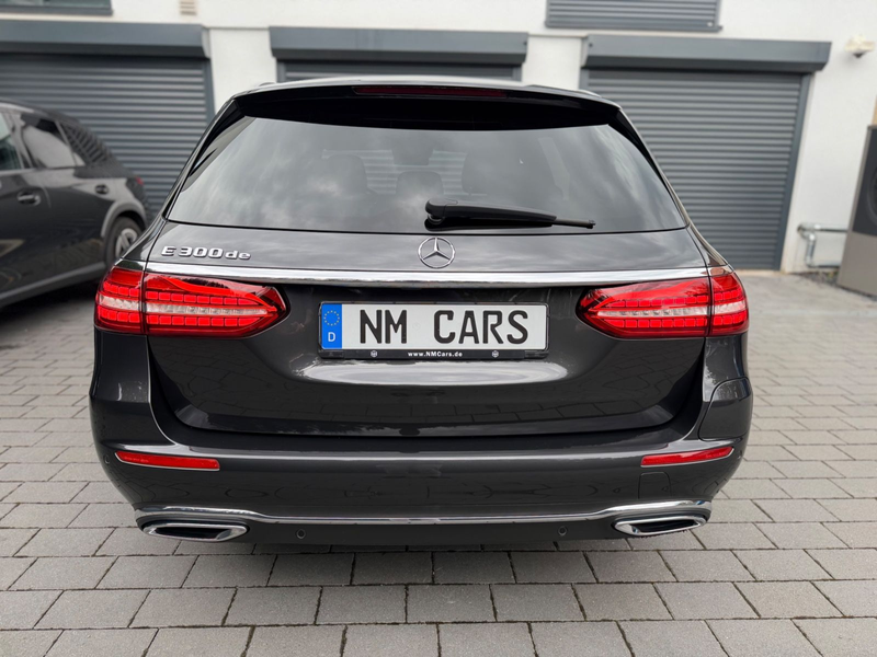 Mercedes-Benz E 300 de/EXCLUSIVE/BURMESTER/DISTRONIC/AHK/KAMER — photo 7