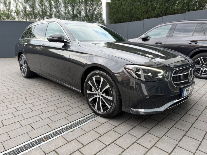 Mercedes-Benz E 300 de/EXCLUSIVE/BURMESTER/DISTRONIC/AHK/KAMER — photo 2