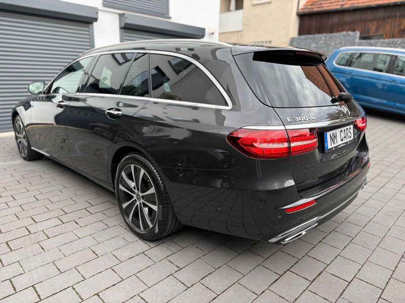 Mercedes-Benz E 300 de/EXCLUSIVE/BURMESTER/DISTRONIC/AHK/KAMER — photo 9