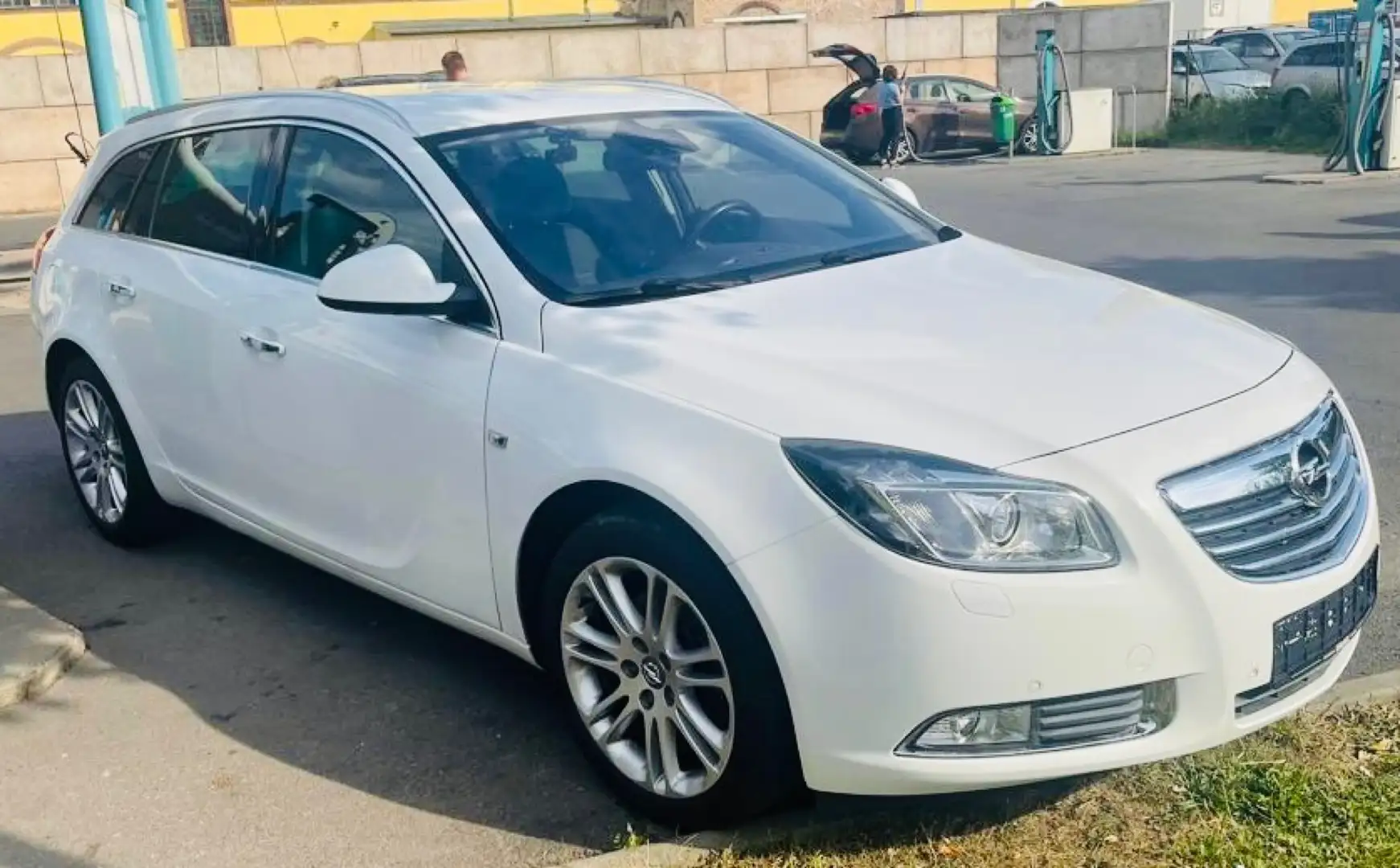 Opel Insignia 2.0 Turbo Sports Tourer (Motorschaden)!! Bílá - 1