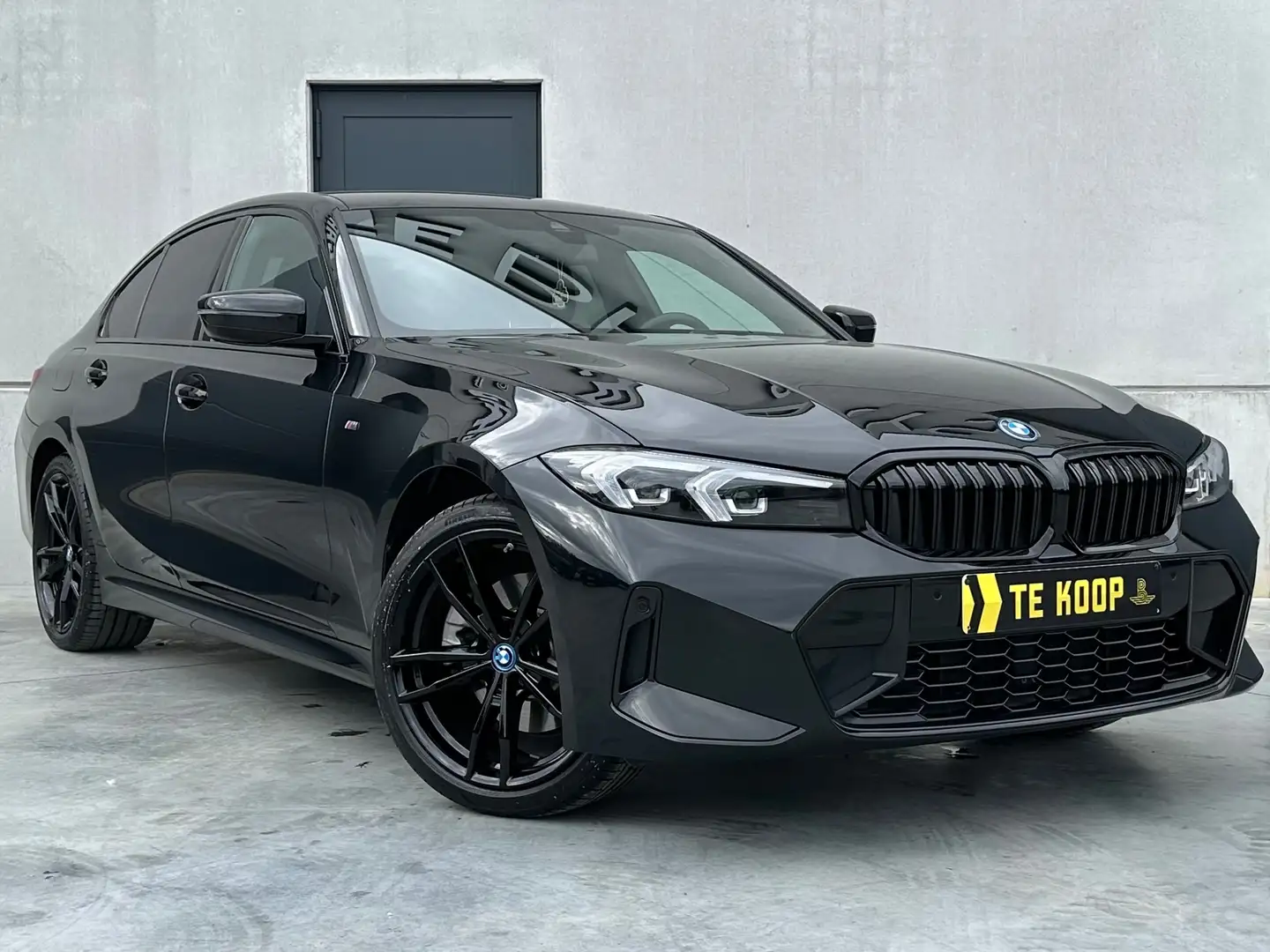 BMW 320 e *M-Pack*Widescreen Display*Leder*DAB+*Carplay - 1