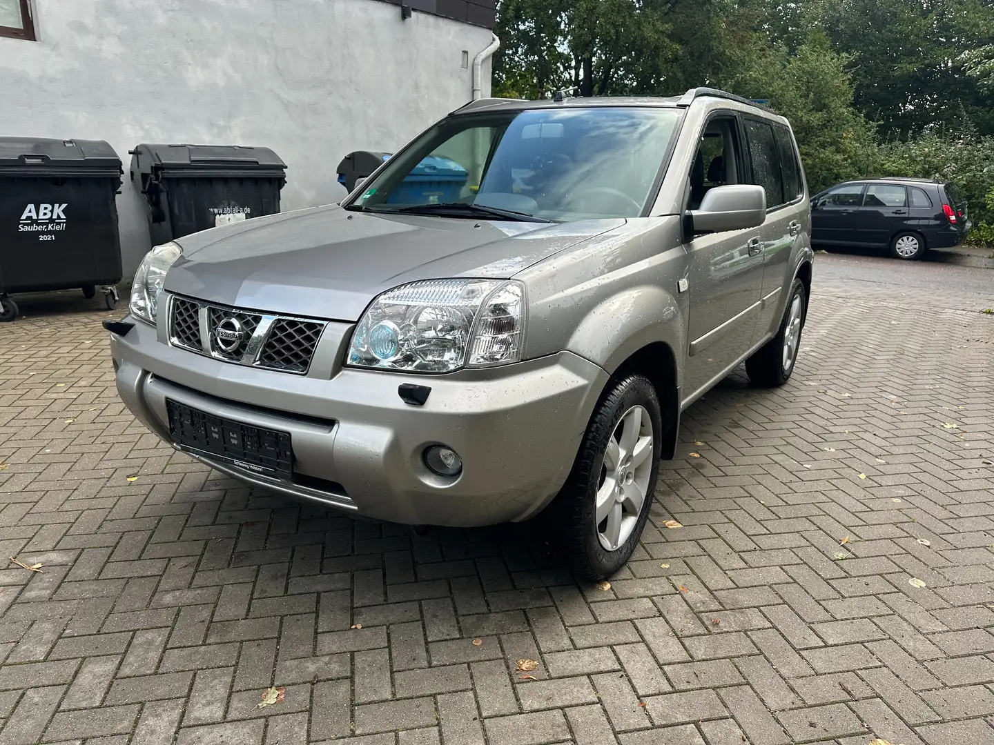 Nissan X-Trail Elegance / Panoramadach / AHK / SHK Grau - 1