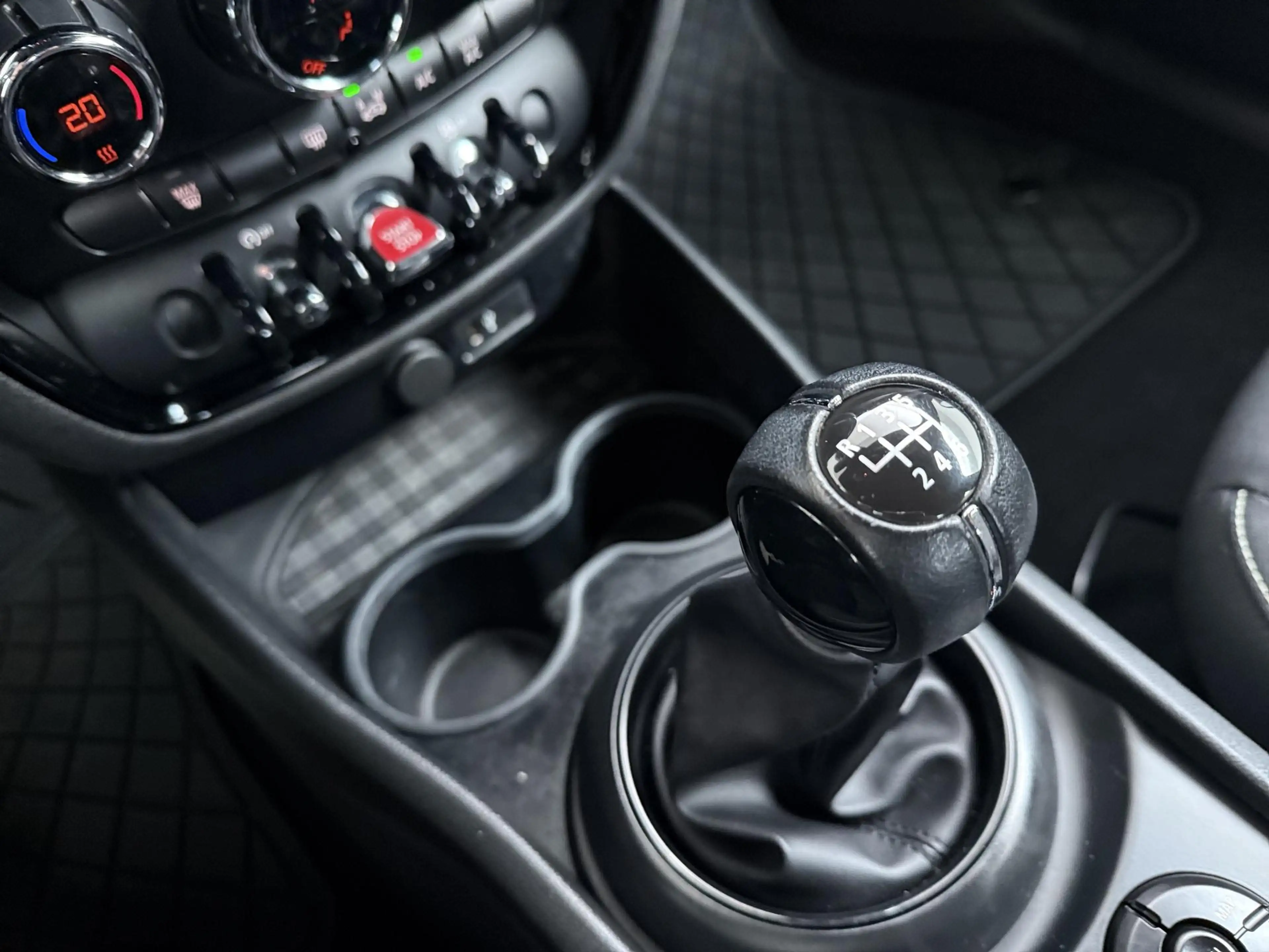 MINI Cooper Clubman 1.5 Business Edition | LED Lampen | Keyless Entry — photo 12