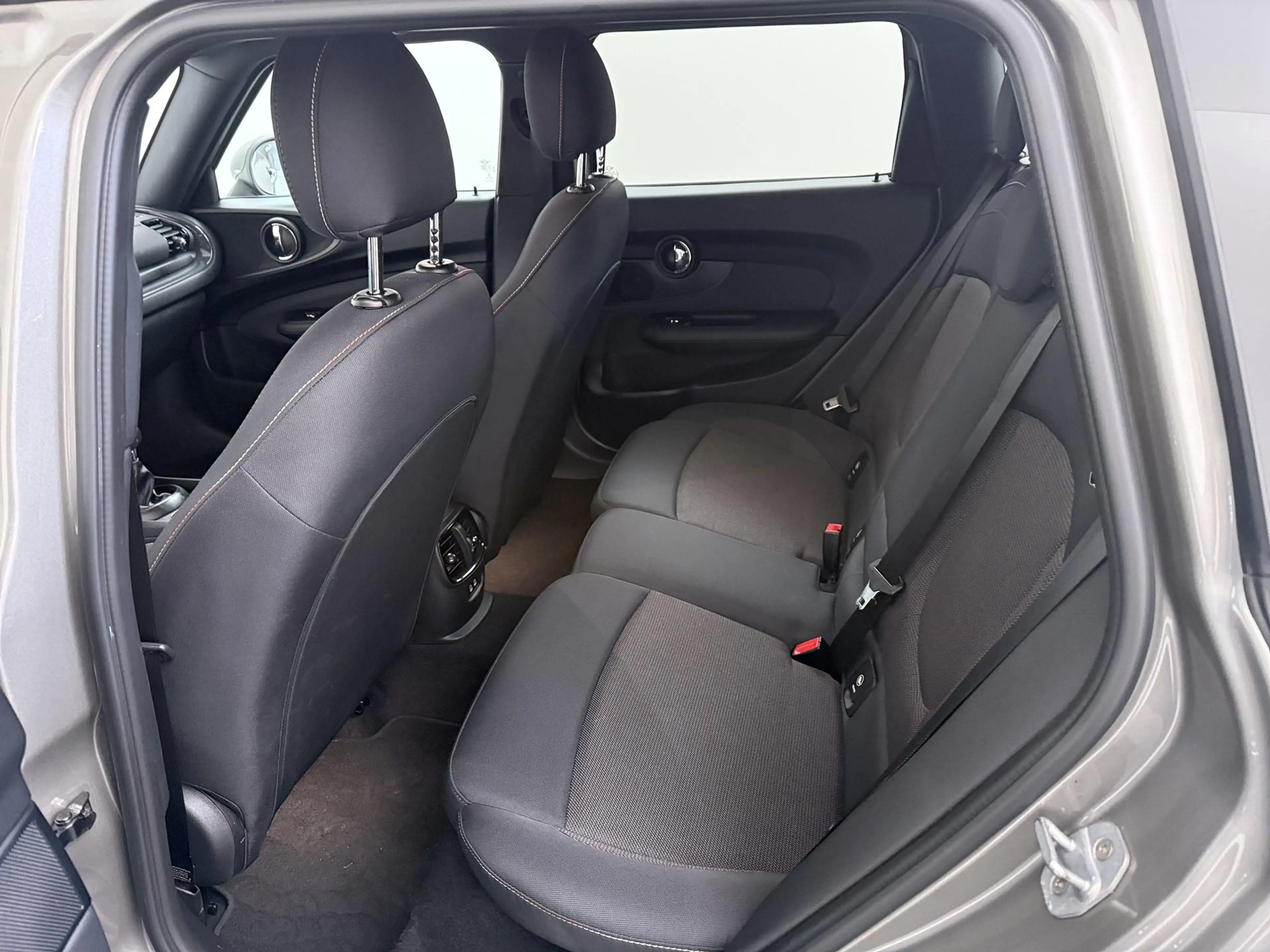 MINI Cooper Clubman 1.5 Business Edition | LED Lampen | Keyless Entry — photo 14