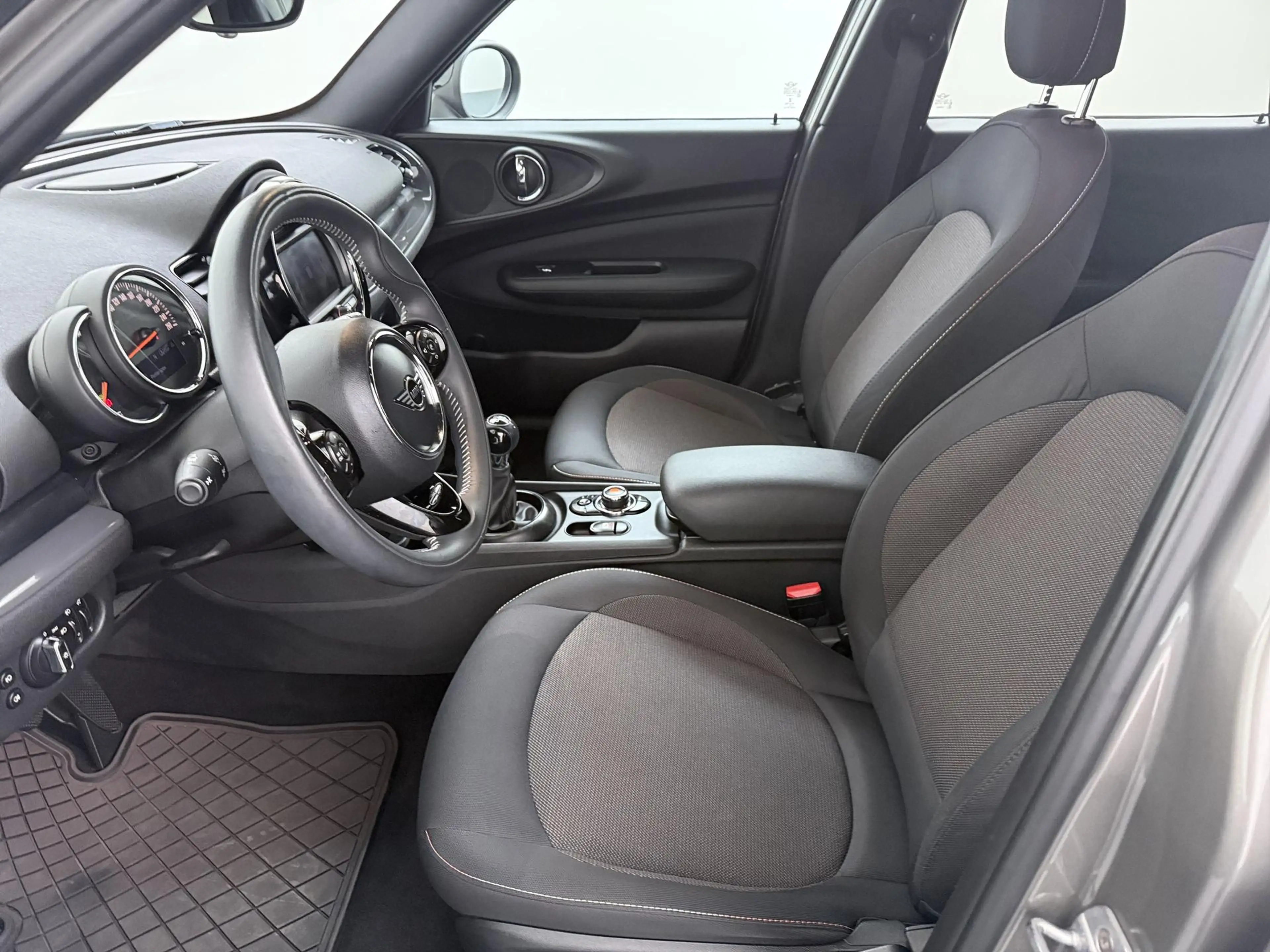 MINI Cooper Clubman 1.5 Business Edition | LED Lampen | Keyless Entry — photo 13