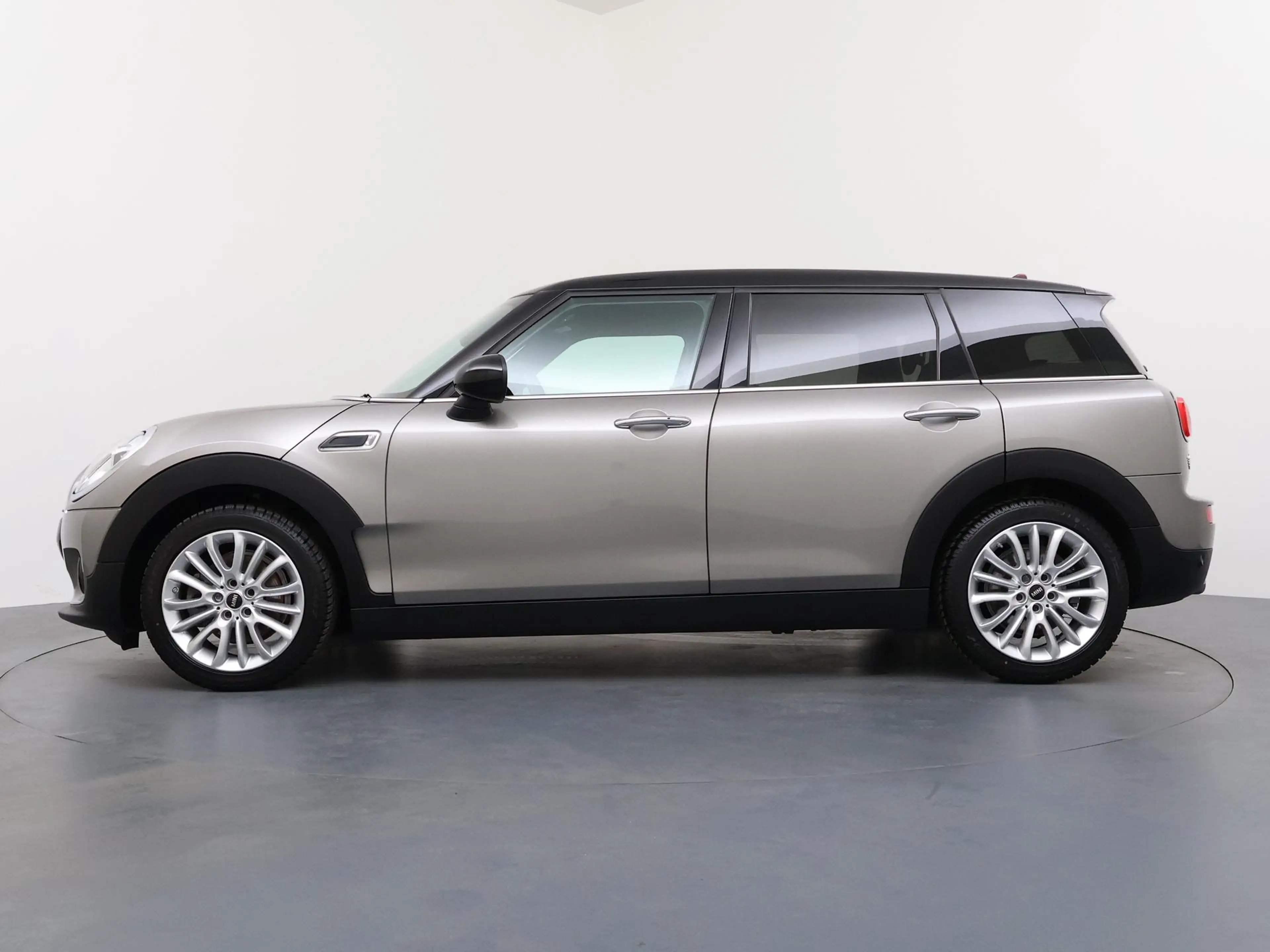 MINI Cooper Clubman 1.5 Business Edition | LED Lampen | Keyless Entry — photo 2