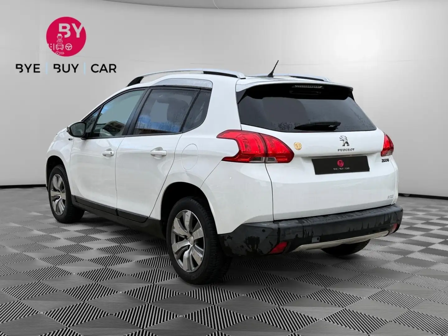 Peugeot 2008 1.2 PureTech - 82 ch - Style / Courroie faite / Véhicule Français / Garantie 12 mois Blanc - 2