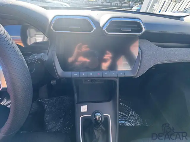 MG ZS view 7