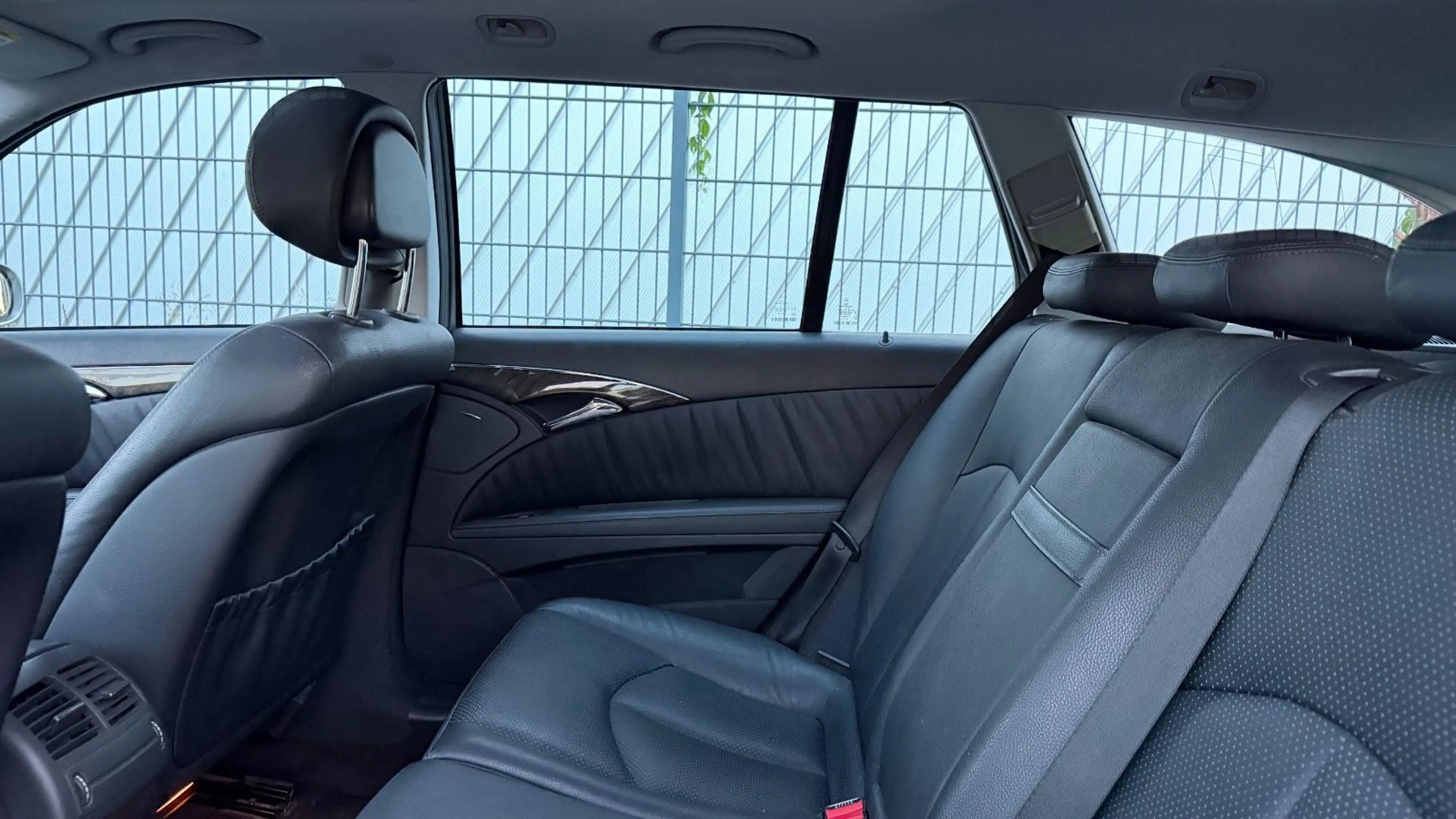 Mercedes-Benz E 280 CDI AUTOMATIK AVANTGARDE TÜV,NAVI,LEDER — photo 12
