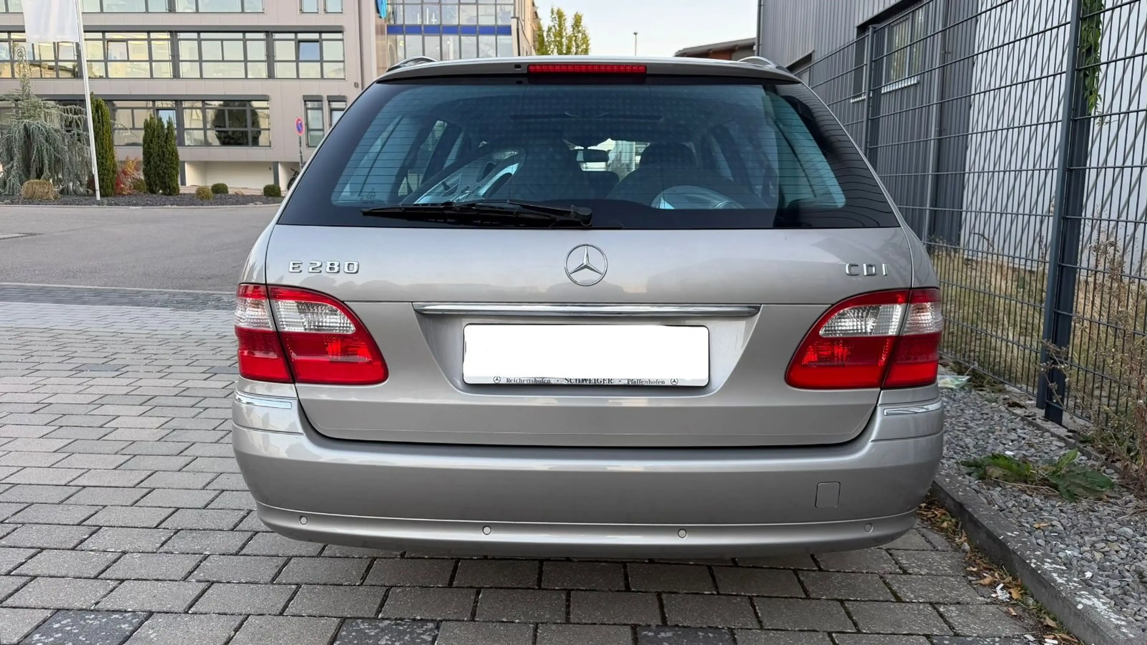Mercedes-Benz E 280 CDI AUTOMATIK AVANTGARDE TÜV,NAVI,LEDER — photo 6