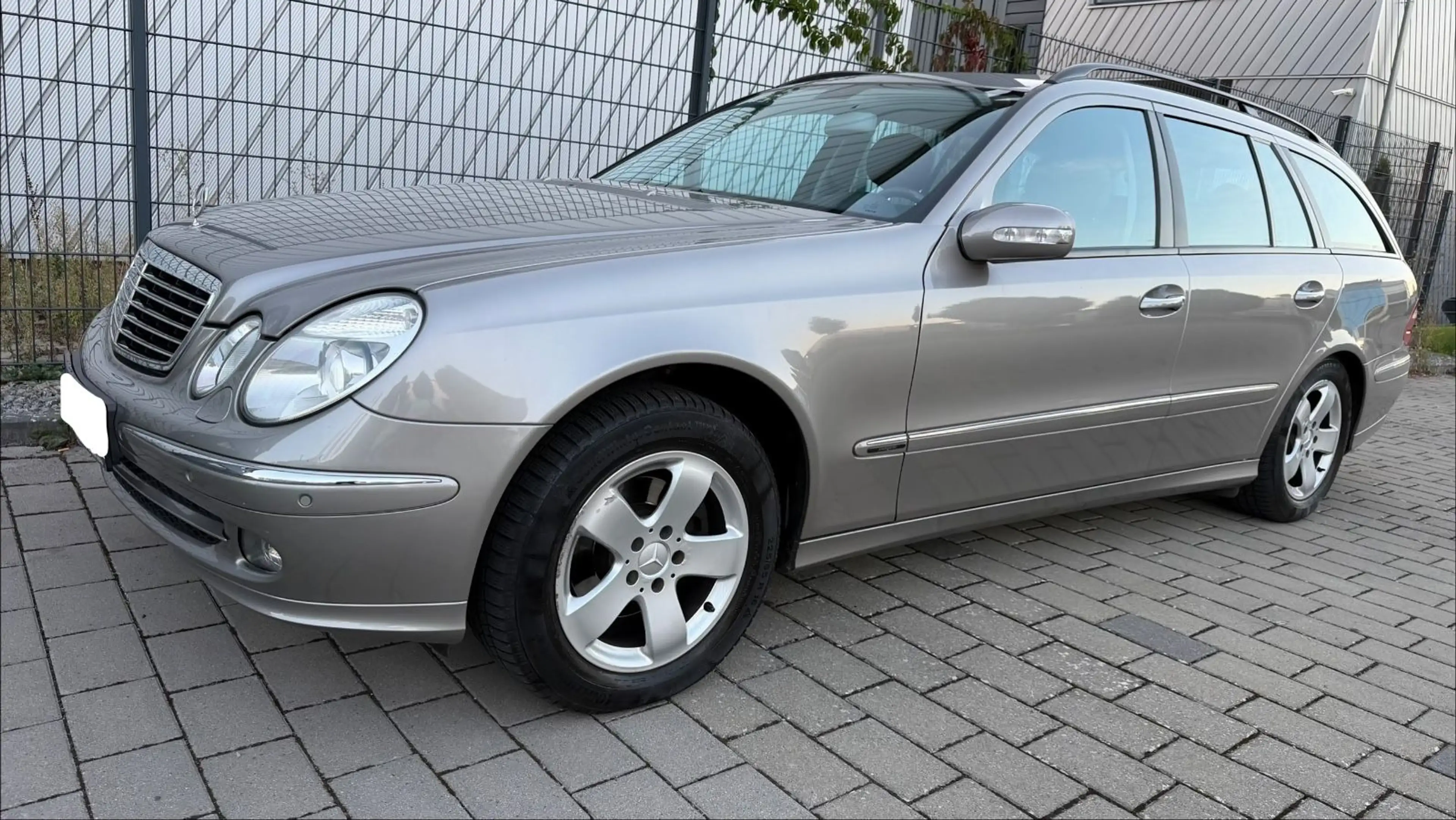 Mercedes-Benz E 280 CDI AUTOMATIK AVANTGARDE TÜV,NAVI,LEDER