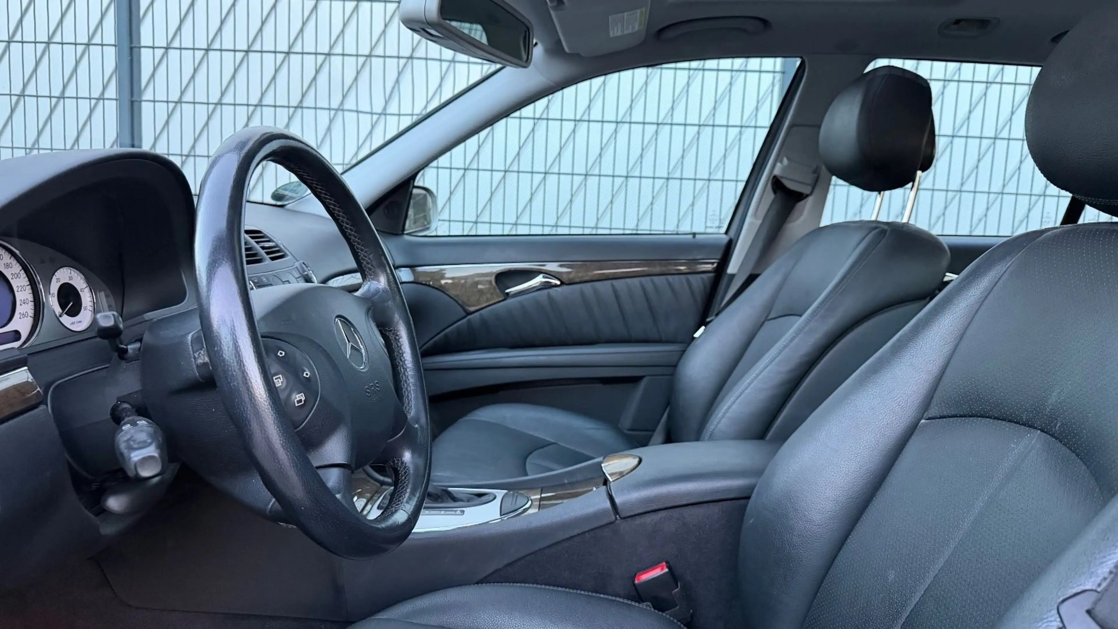 Mercedes-Benz E 280 CDI AUTOMATIK AVANTGARDE TÜV,NAVI,LEDER — photo 9