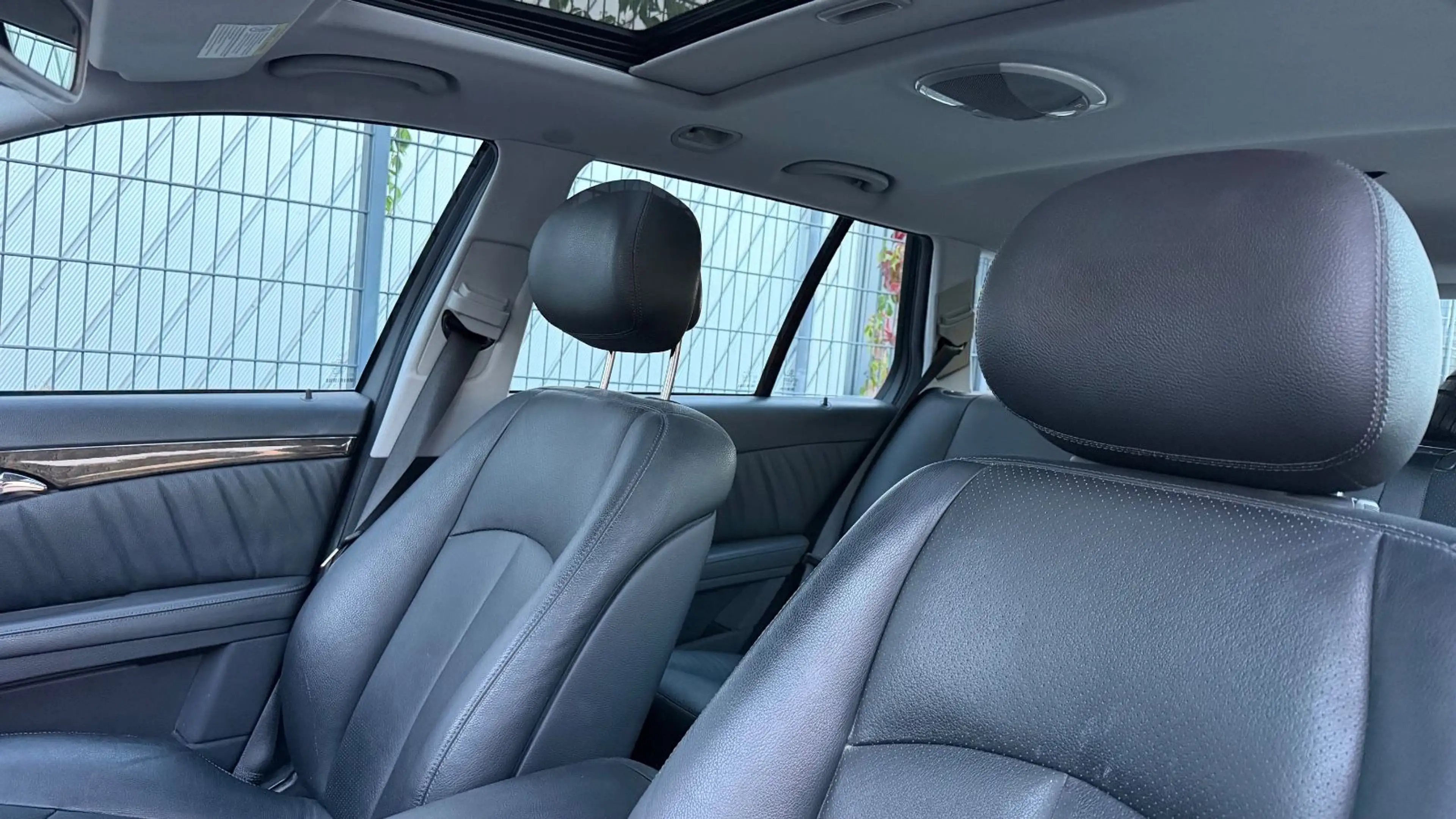 Mercedes-Benz E 280 CDI AUTOMATIK AVANTGARDE TÜV,NAVI,LEDER — photo 10