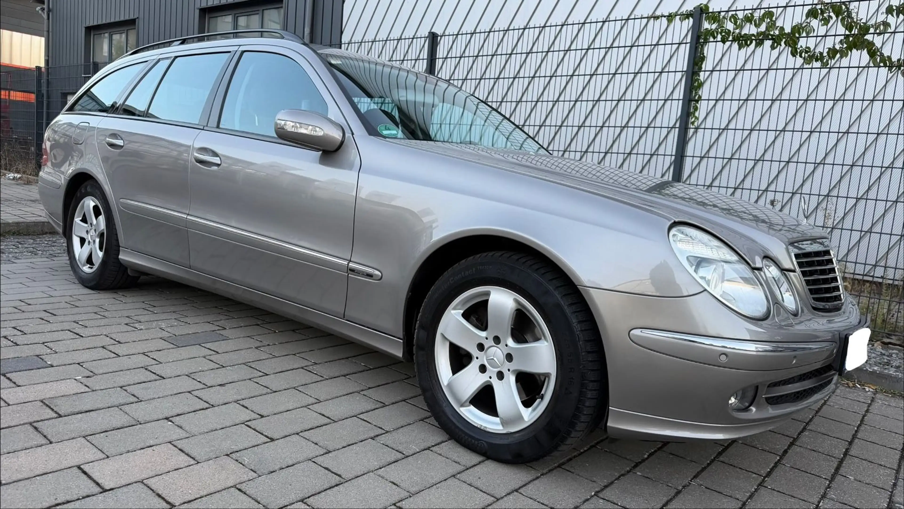 Mercedes-Benz E 280 CDI AUTOMATIK AVANTGARDE TÜV,NAVI,LEDER — photo 2