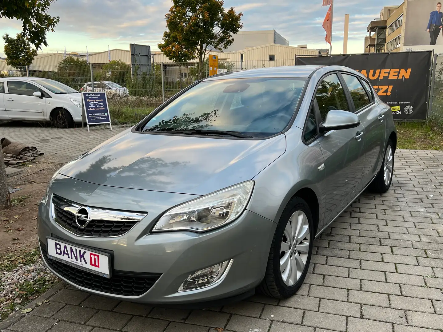 Opel Astra Edition/ 1HAND / TÜV Neu /Serviceheftgepflegt / Grau - 2