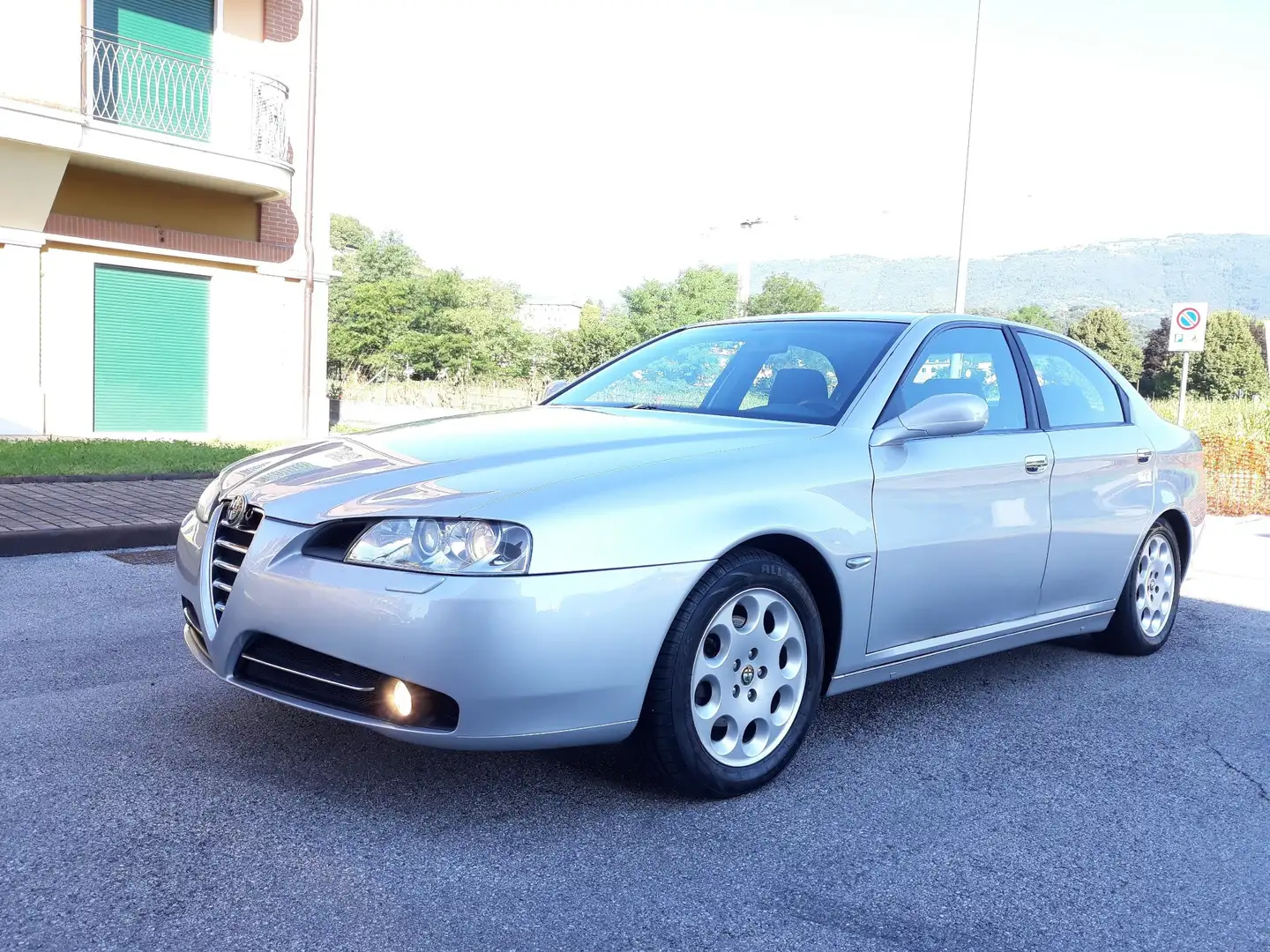 Alfa Romeo 166 2.4 jtd Distinctive - 1