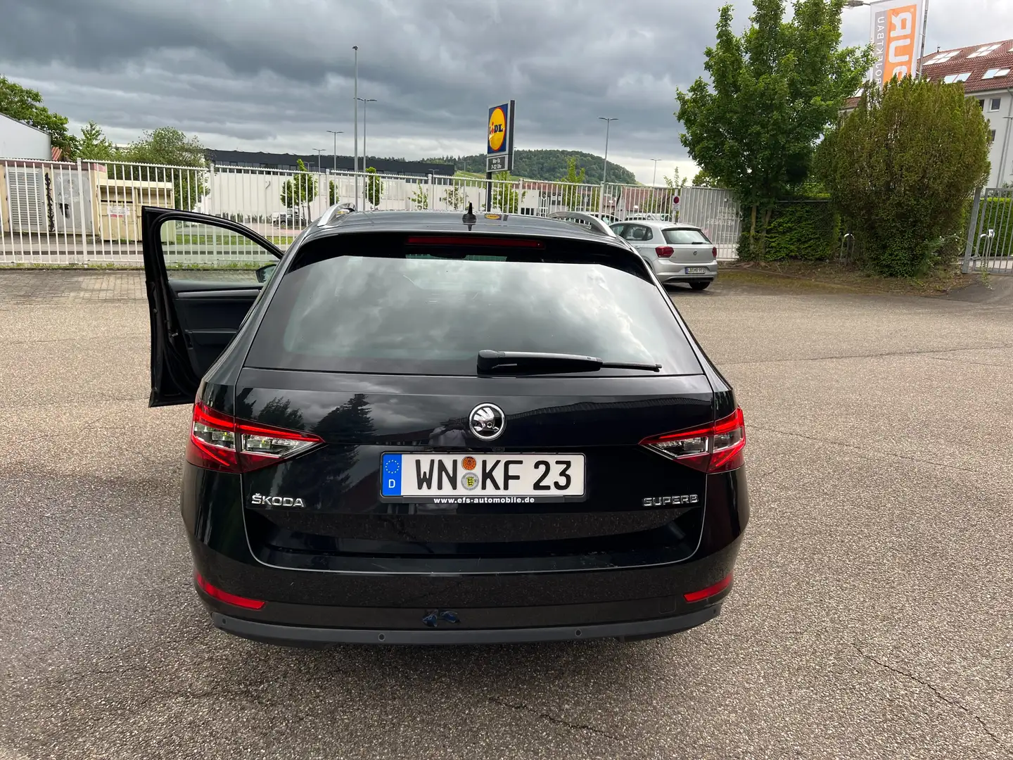 Skoda Superb Superb III Combi Diesel Combi 2.0 TDI DSG Premium Schwarz - 2