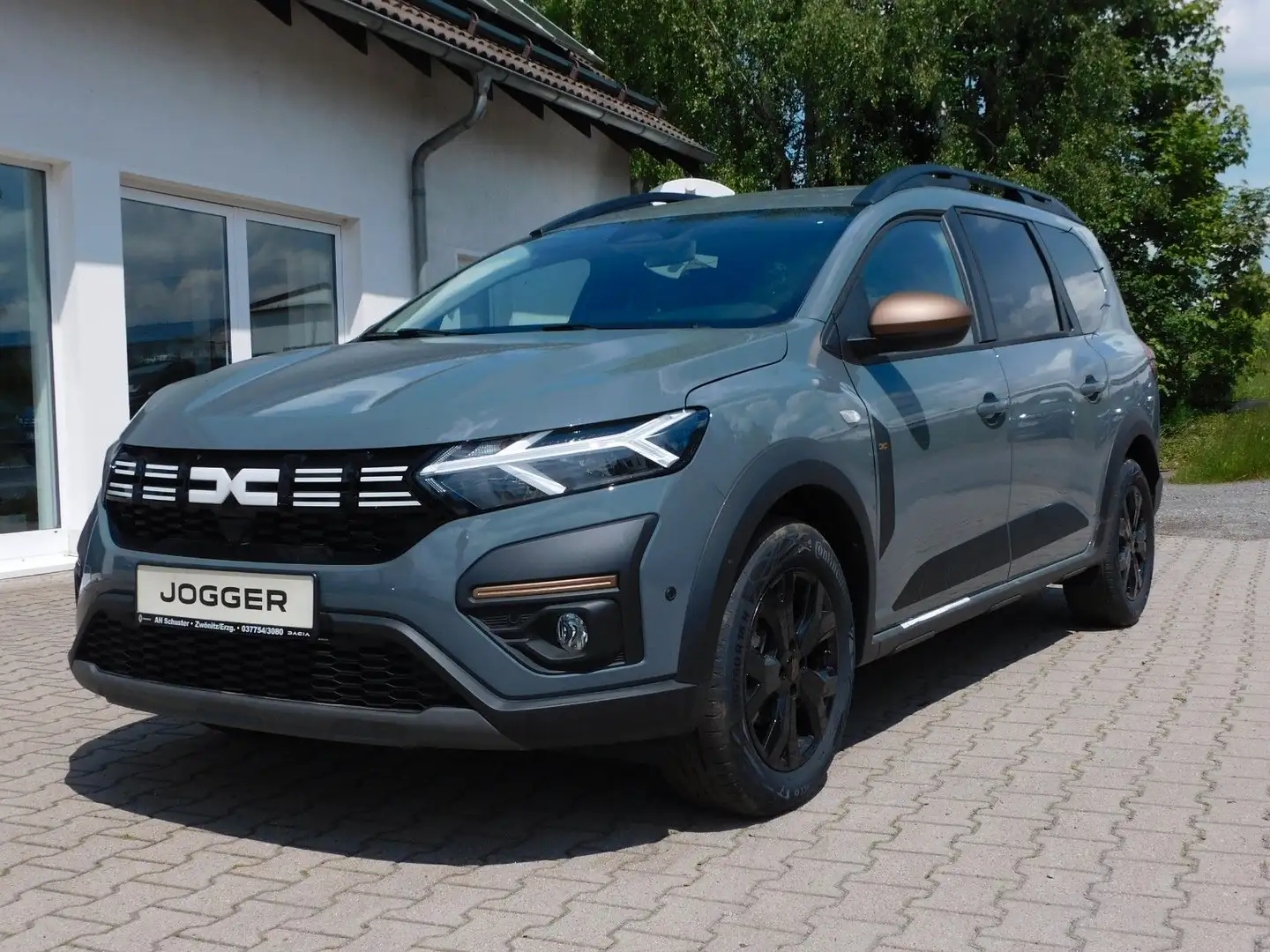 Dacia Jogger Extreme+ TCe 110 Grau - 1