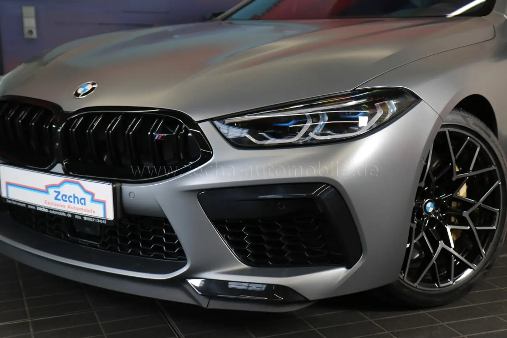 BMW M8 Coupé M Driver Package B&W LaserKeramikbremse Grau - 2
